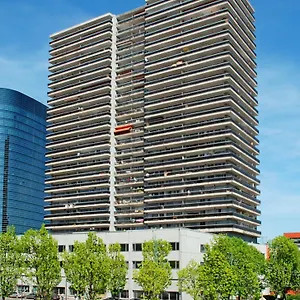 - - - - - Au Sixieme Ciel - - - - - Bruselas